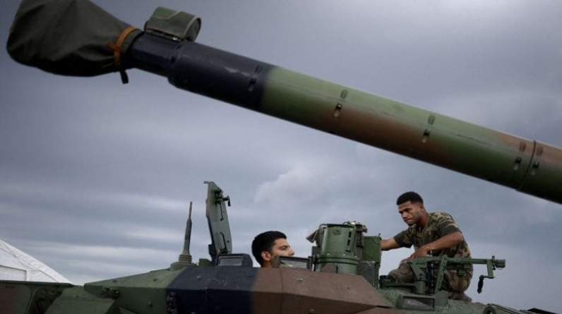 مدافع وصواريخ مضادة للدروع.. أسلحة أردنية في حرب أوكرانيا- (تغريدات)